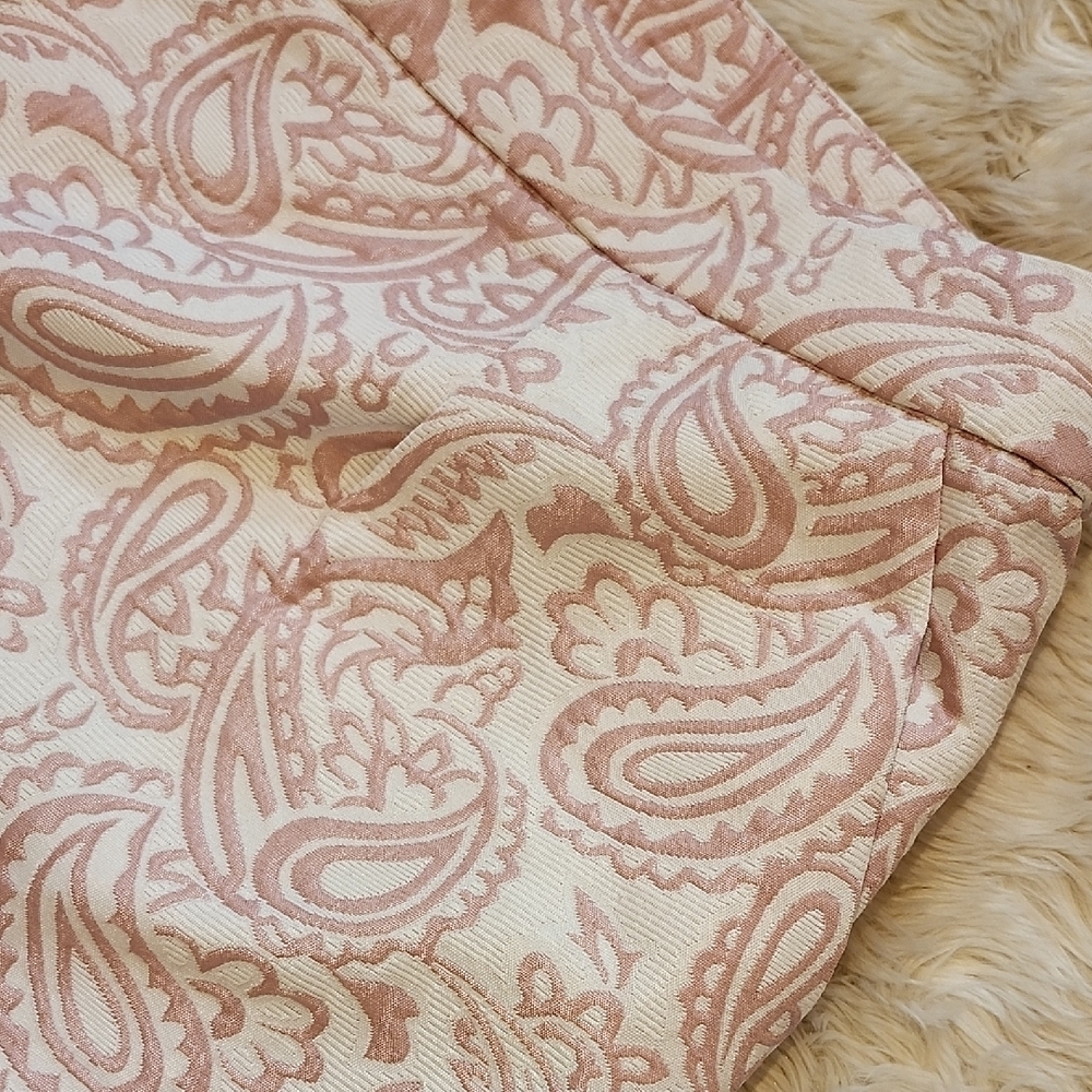 Victoria Beckham Blush Pink Paisley High Waist Shorts - Picture 3 of 4